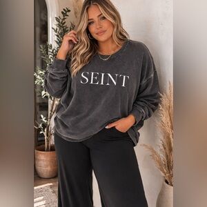 SEINT Acid Wash Graphic Sweatshirt
Oversized Crewneck Casual Chic 2X